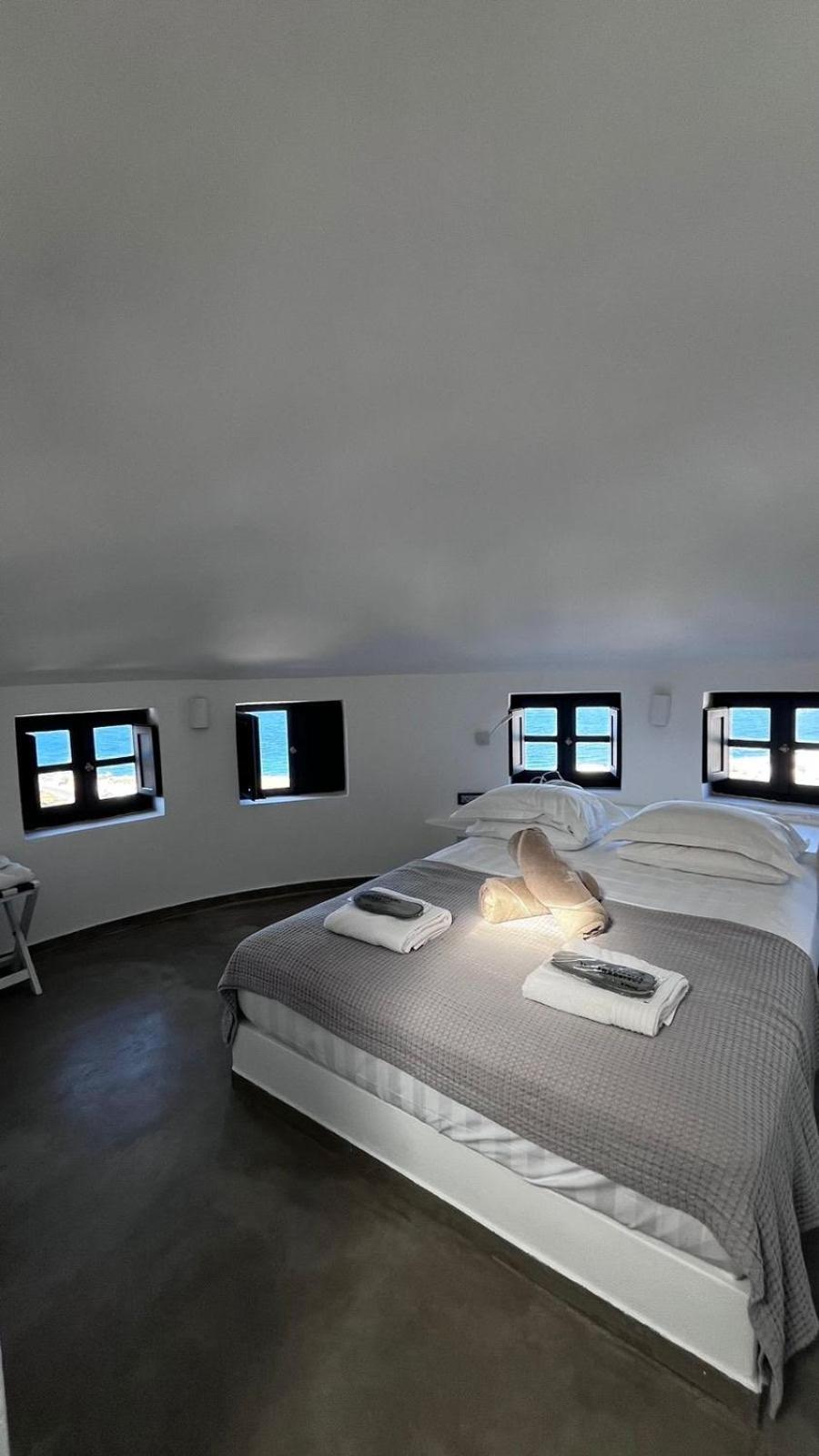 Topos Exclusive Santorini Imerovígli Buitenkant foto